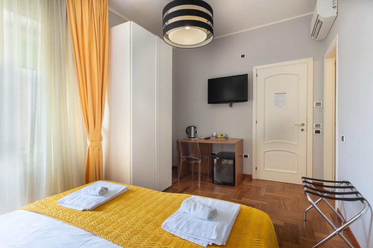 Bed And Breakfast Del Fiore กาญารี ภายนอก รูปภาพ