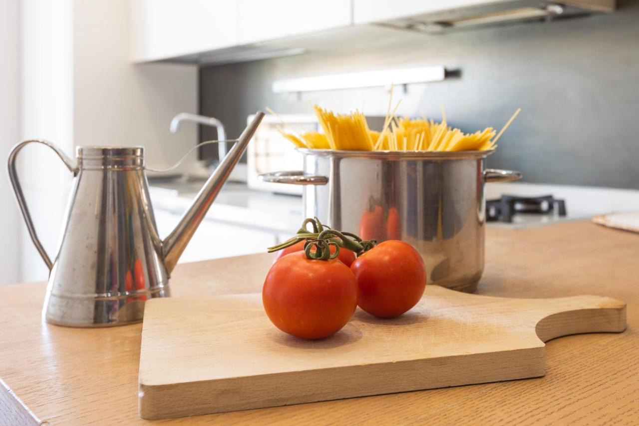 Bed And Breakfast Del Fiore กาญารี ภายนอก รูปภาพ