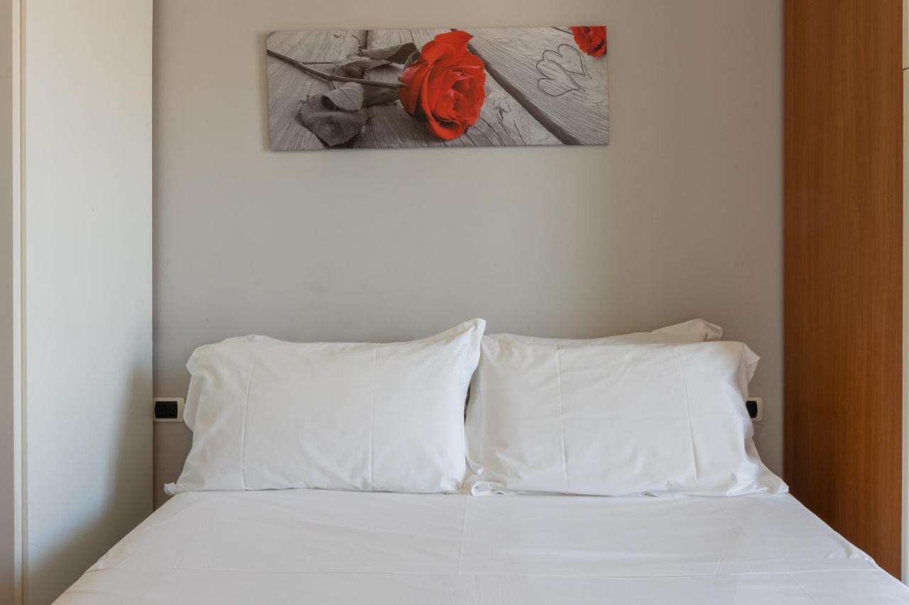 Bed And Breakfast Del Fiore กาญารี ภายนอก รูปภาพ